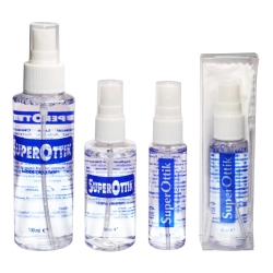 Zestaw prezentujący wszystkie dostępne warianty: trzy butelki sprayu SuperOttik SO1 o pojemnościach 130 ml, 50 ml, 33 ml