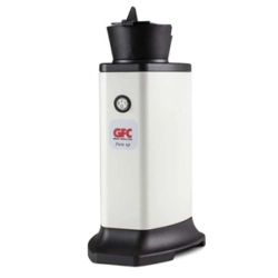 Podgrzewacz do opraw GFC FATA up w orientacji pionowej, kolor biały z czarną podstawą, na froncie wskaźnik i logo producenta, zamontowany koncentrator gorącego powietrza