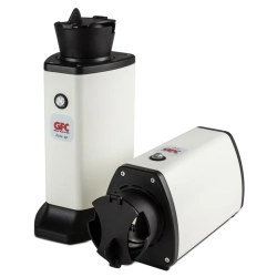 Dwa podgrzewacze do opraw GFC FATA: wariant pionowy FATA up stojący na podstawie oraz wariant poziomy leżący na boku, ob