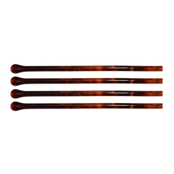 cztery długie szylkretowe końcówki do zauszników KN15-90 w kolorze brązowym, ułożone równolegle z zaokrąglonym zakończen